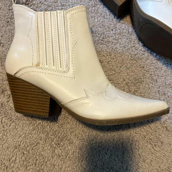 Women's Indigo Rd Alydia Contrasting Stitch Western Boots White SZ 8M - Picture 2 of 10